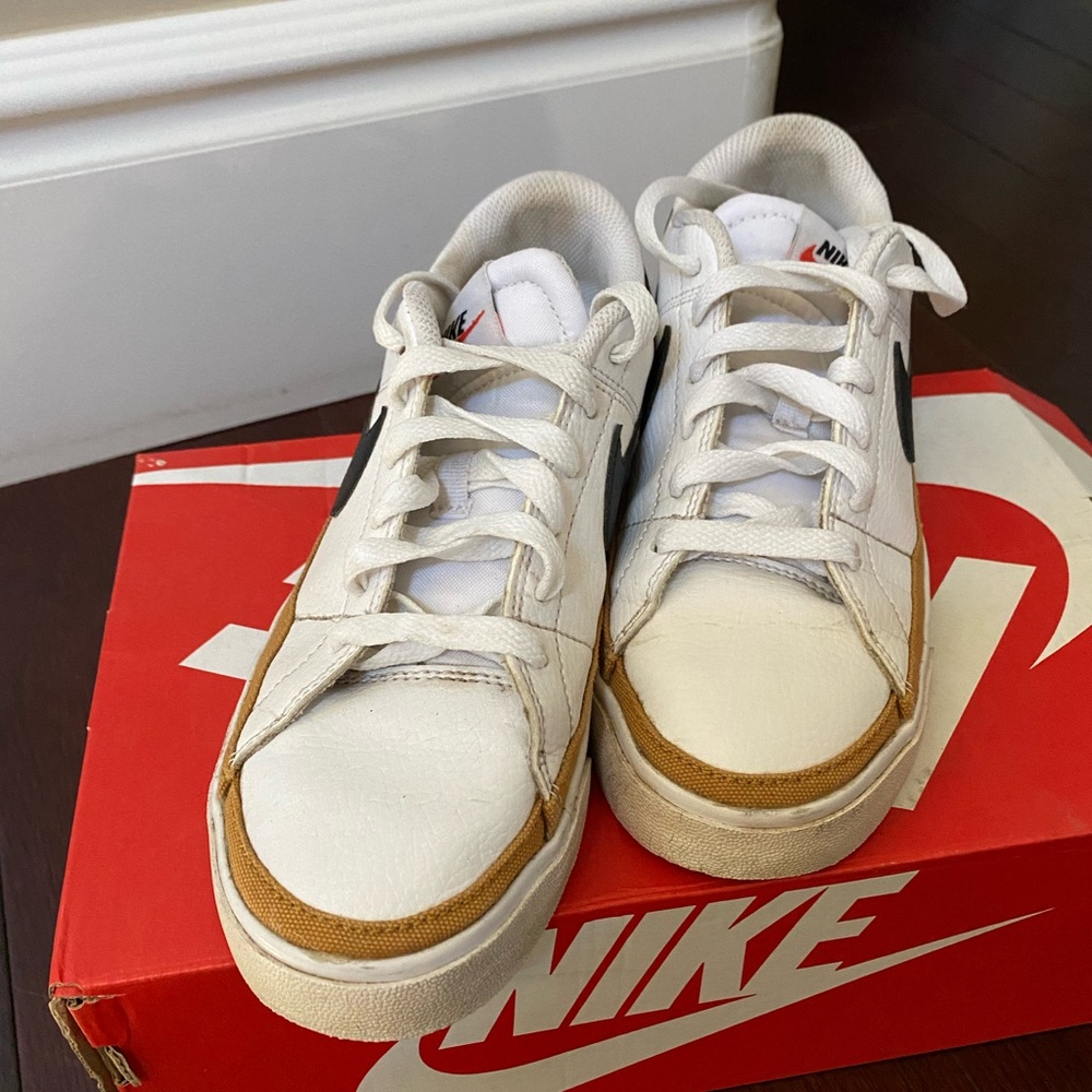 Women Nike Court Legacy